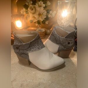 Tinstree White and Snake skin Ankle Length Pointed Toe Boots